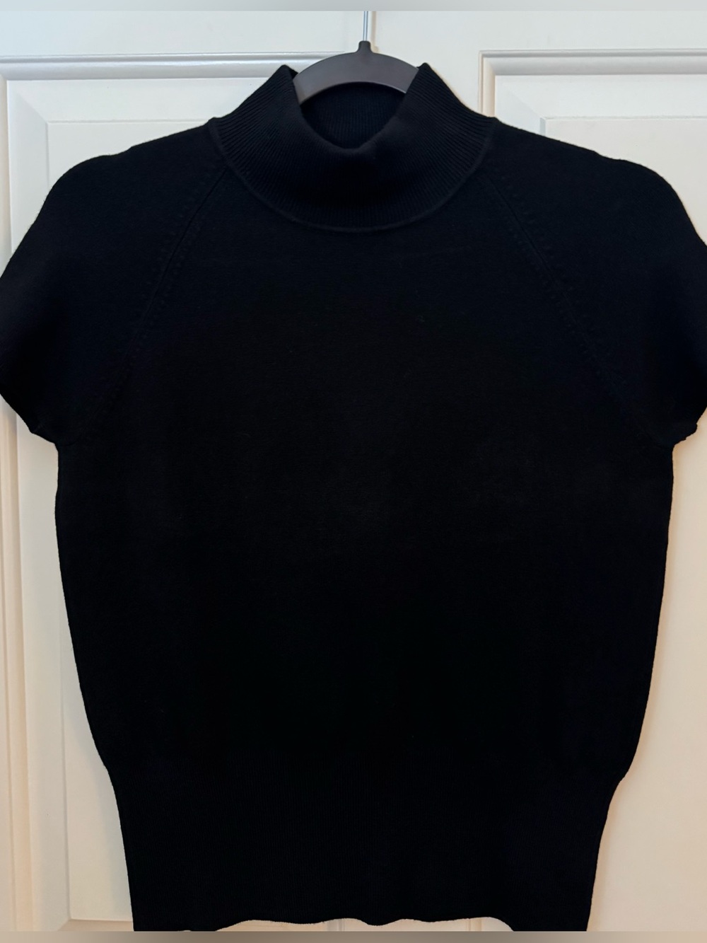 be Sweater Short-Sleeve Black Turtleneck Sweater Size - Medium - Picture 2 of 12